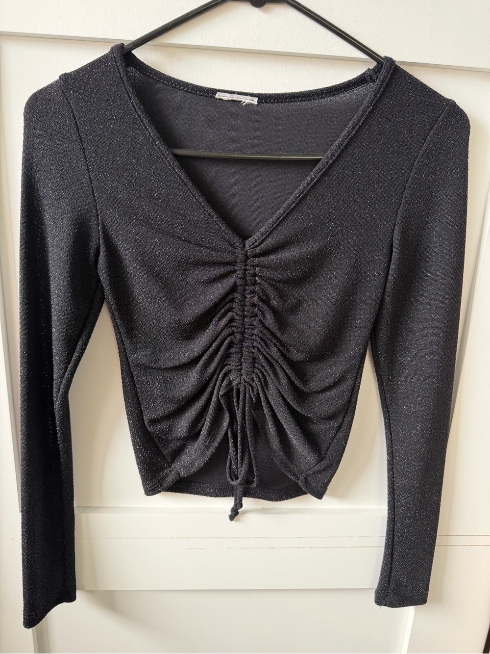 Women’s Black Ruched V-Neck Long-Sleeve Top